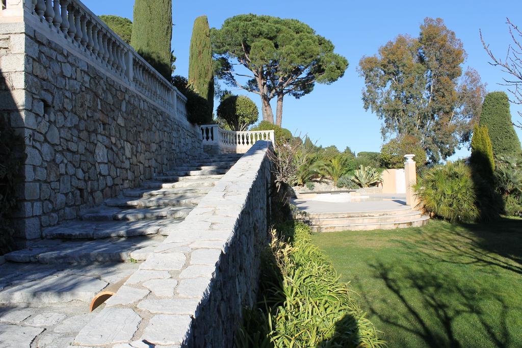 Bed and Breakfast La Caladina Mougins Esterno foto